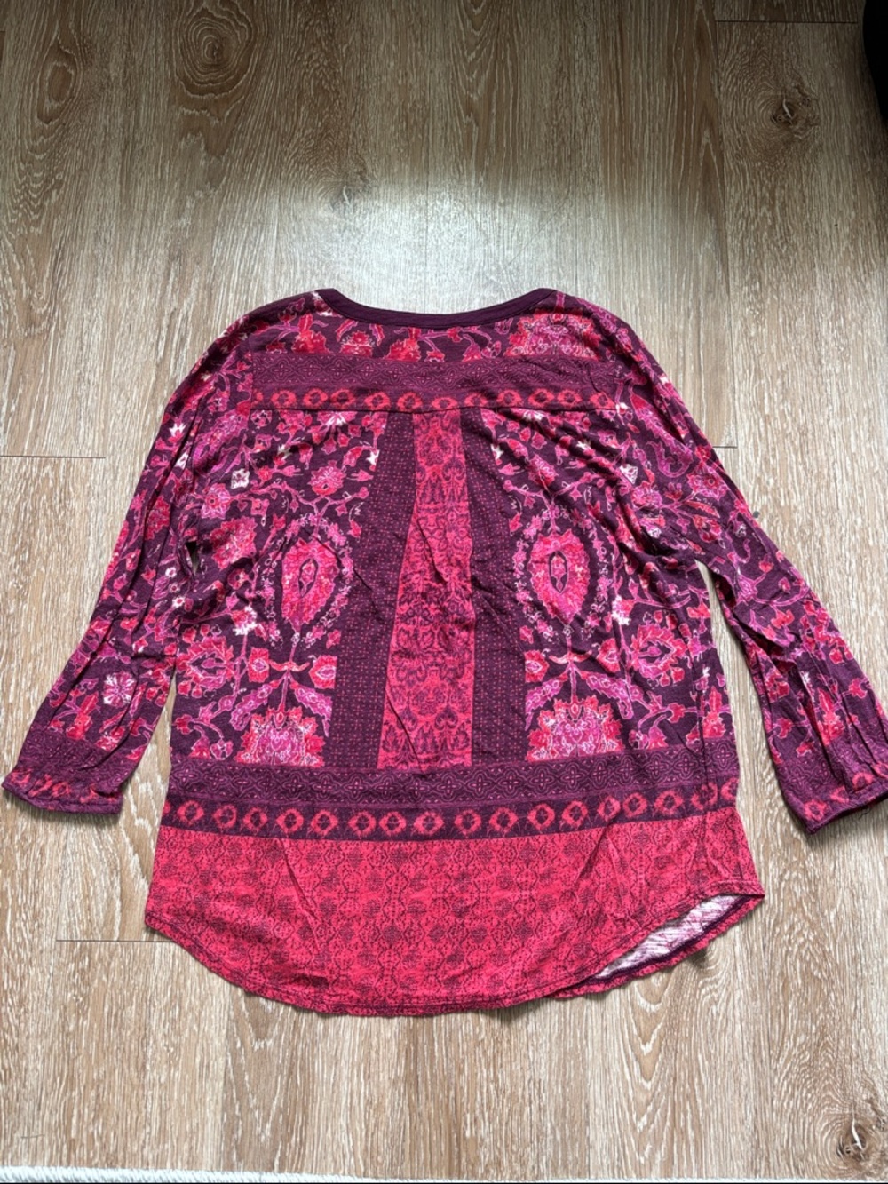 Lucky Brand pink/purple print 3/4 sleeve henley top, medium - Picture 6 of 6